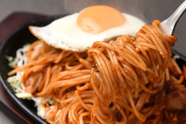 日替わりパスタランチ、鉄板のナポリタン